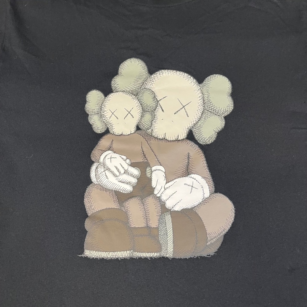 Uniqlo UT x KAWS Companion Graphic T-Shirt Men's Size Medium Black - Picture 9 of 10